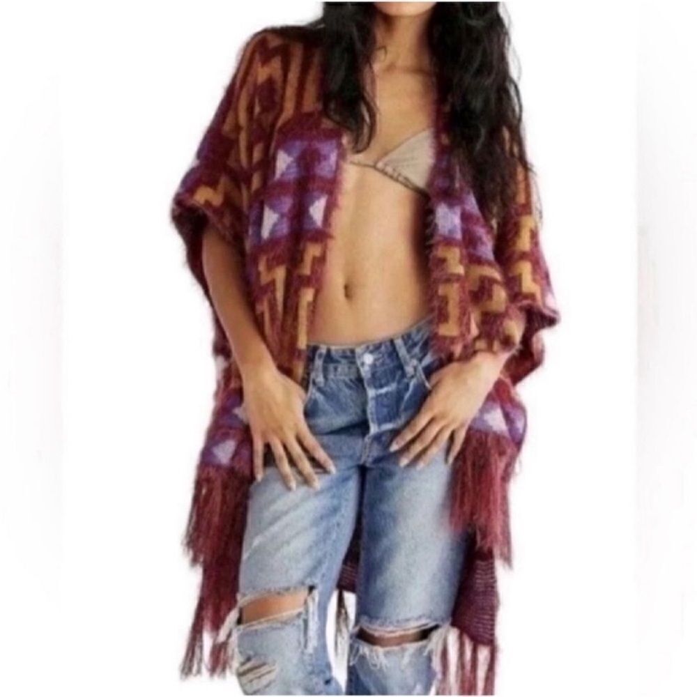Free People Sweater Soft Knit Fringed Wine Gold
Kimono (Size OS)